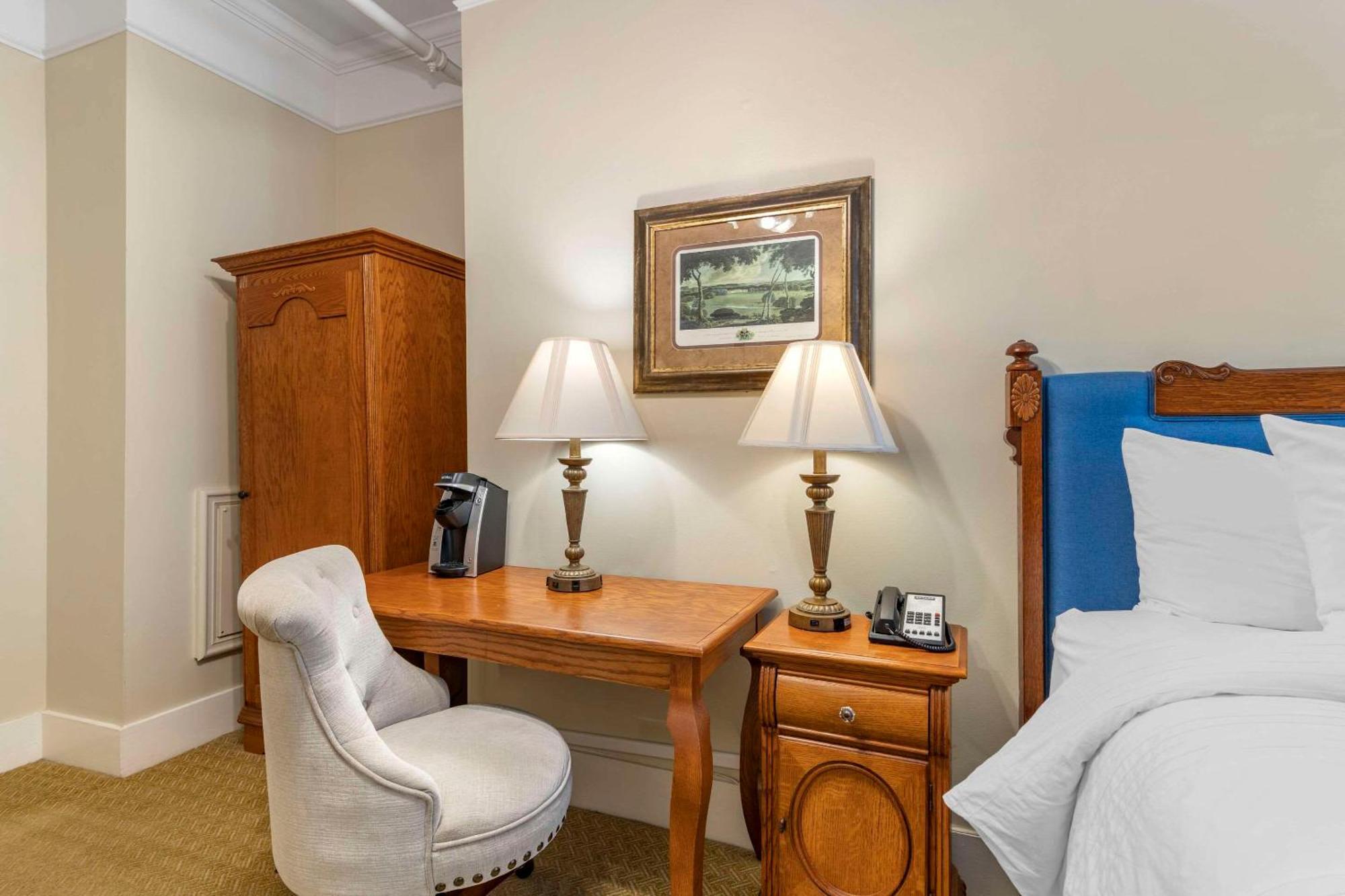 Windsor Hotel, Ascend Hotel Collection Americus Esterno foto