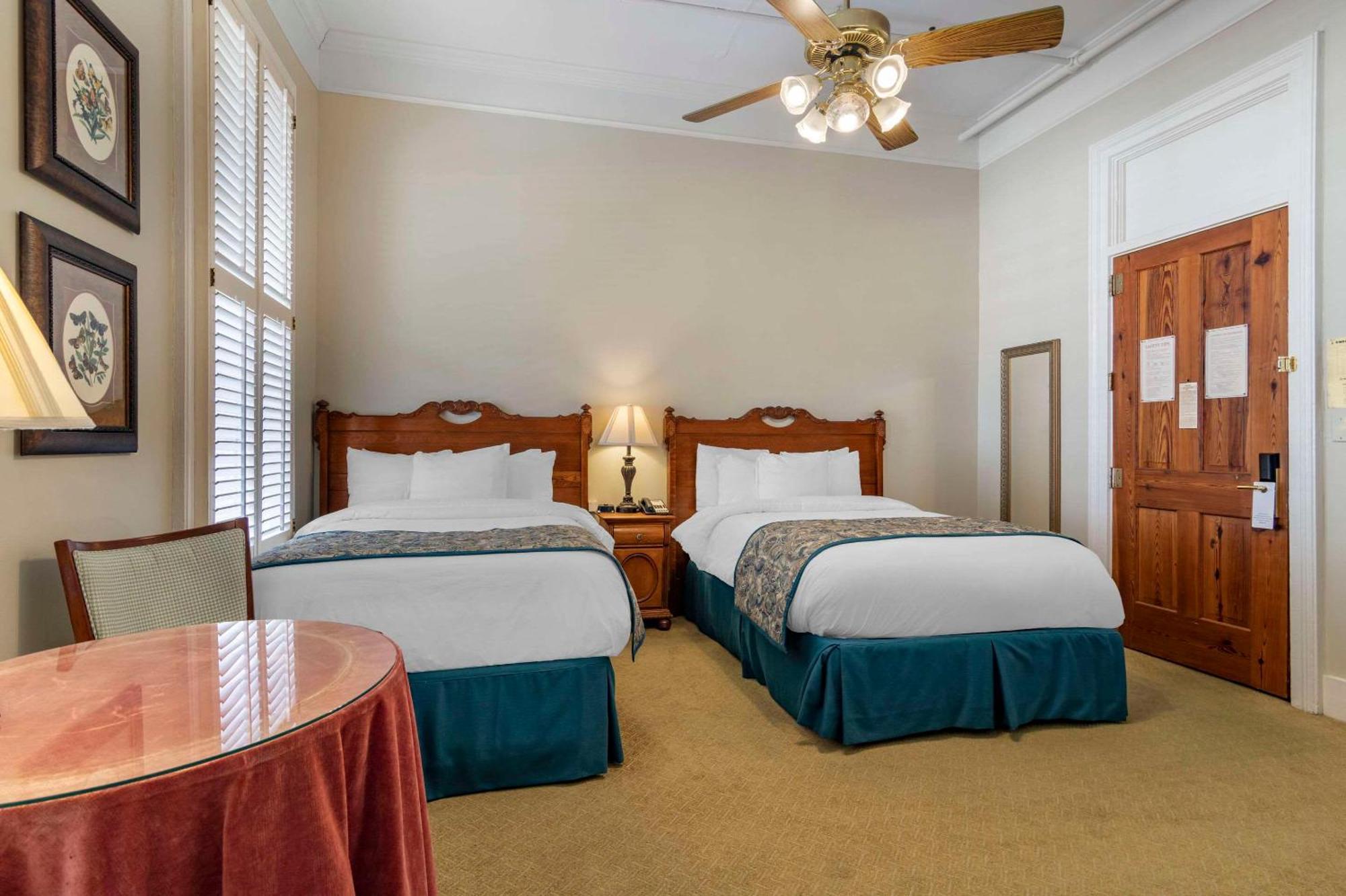 Windsor Hotel, Ascend Hotel Collection Americus Esterno foto